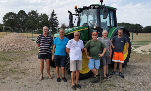 Actualité : Achat d'un nouveau tracteur  pour les agents techniques en remplacement de celui existant